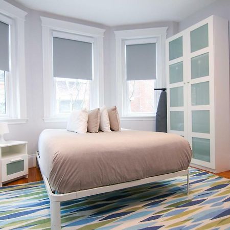 A Stylish Stay W/ A Queen Bed, Heated Floors.. #14 Brookline Extérieur photo