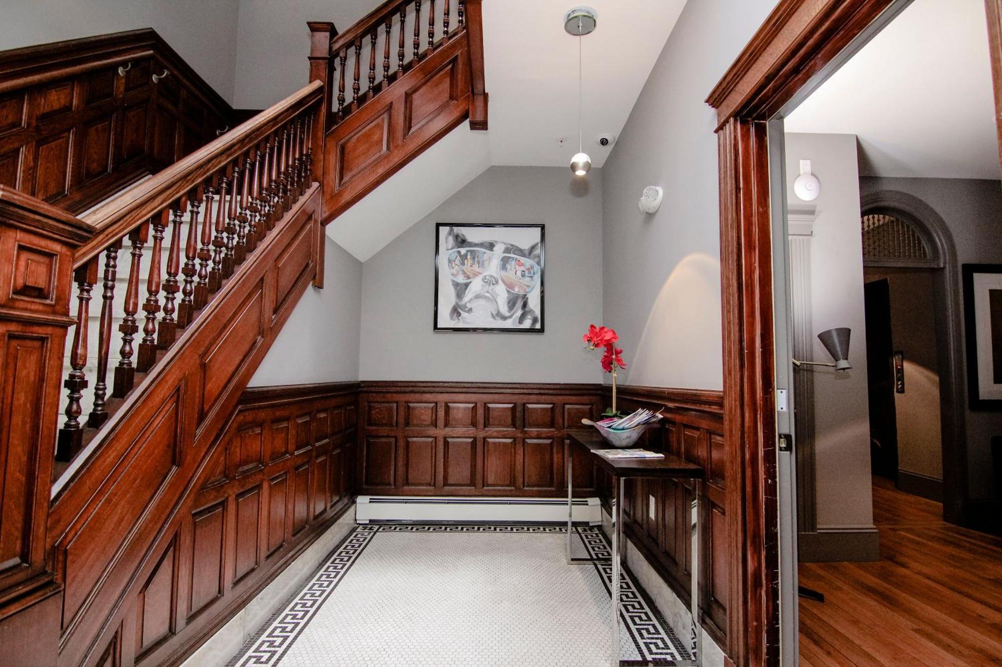 A Stylish Stay W/ A Queen Bed, Heated Floors.. #14 Brookline Extérieur photo