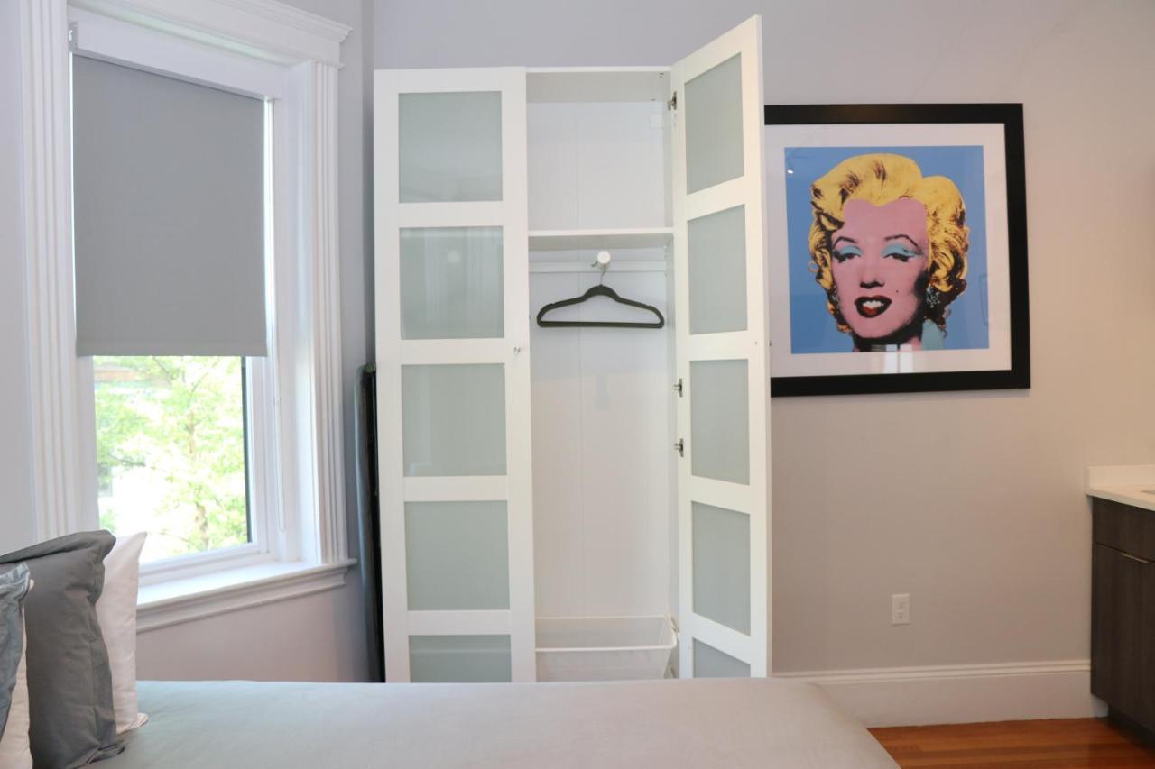A Stylish Stay W/ A Queen Bed, Heated Floors.. #14 Brookline Extérieur photo