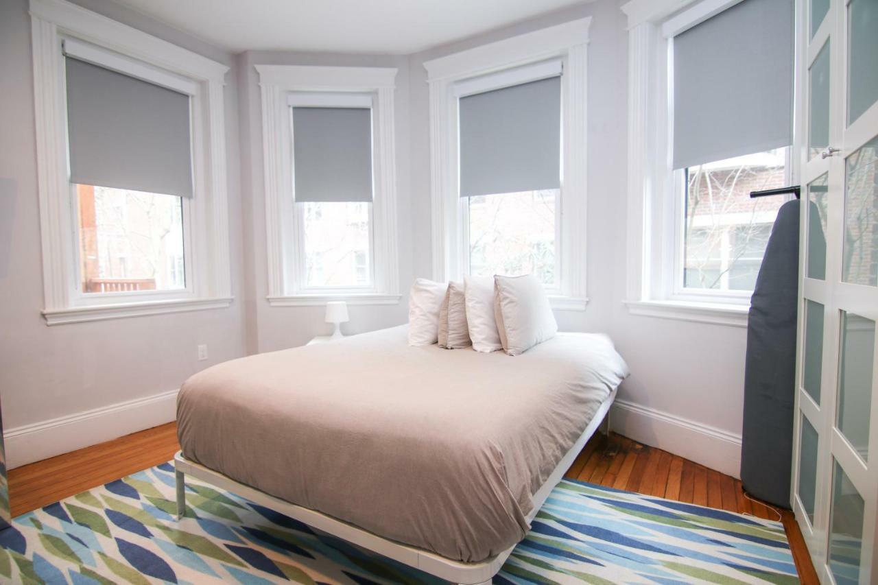 A Stylish Stay W/ A Queen Bed, Heated Floors.. #14 Brookline Extérieur photo